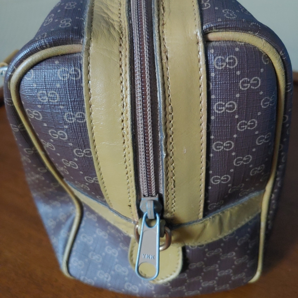 VINTAGE Authentic GUCCI BAG. GG LOGO. NEW LINING. EUC. - Picture 2 of 11